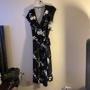 NWT Old Navy wrap dress